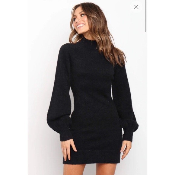 Petal & Pup Soft Daril Dress Black Sz 6 Gorgeous bell Sleeves Stretch NWT - Picture 2 of 13